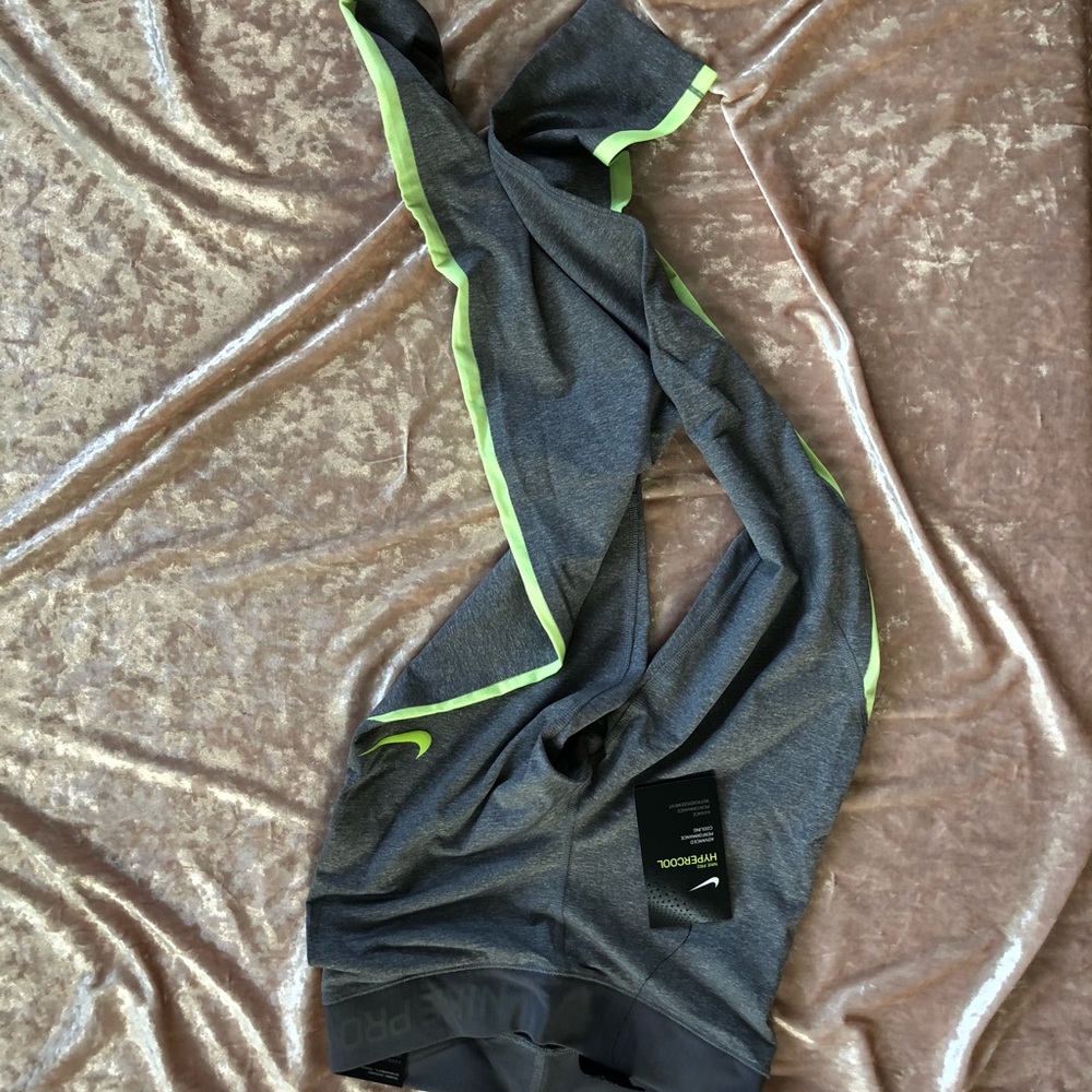 Small Nike leggings